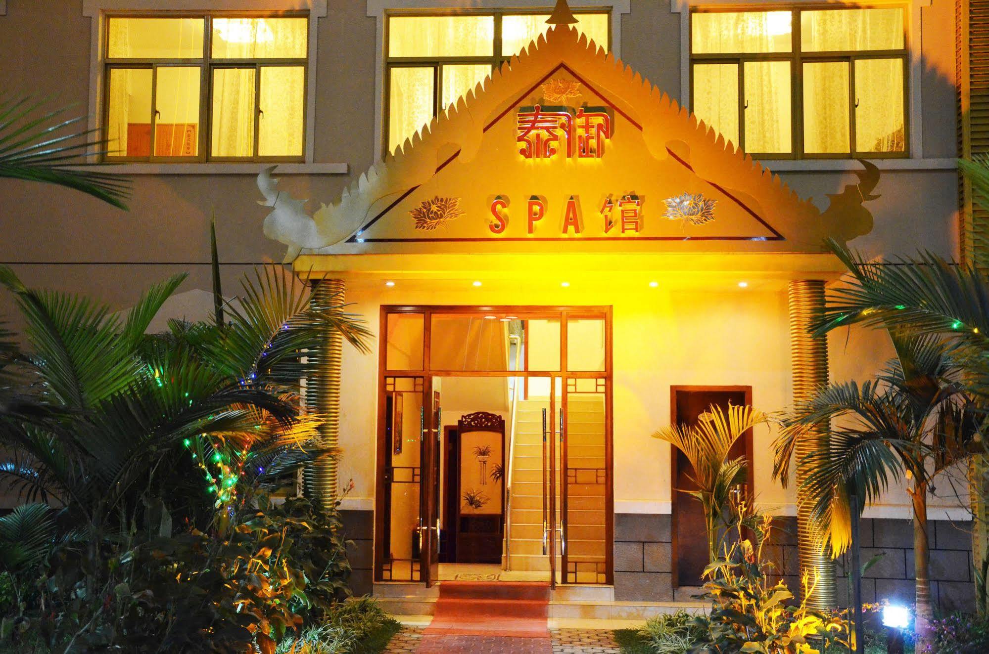 Sogecoa Golden Peacock Hotel Lusaka Exterior photo